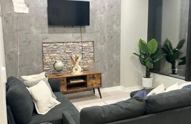 1 Bedroom Luxury Apartment - Photo 28