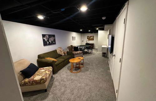 South Side Resort - Very Close Derby Turnpike Dtn - Photo 15