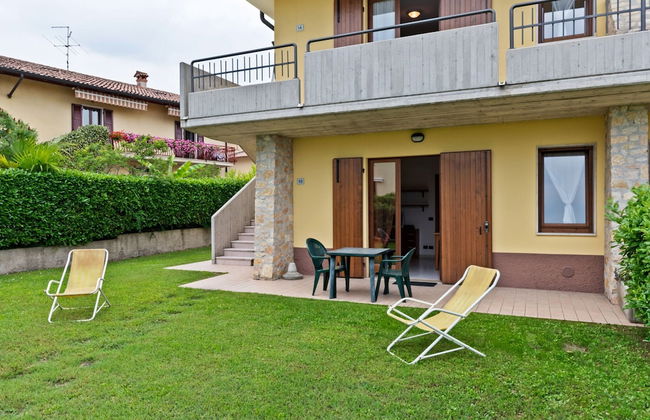 Spacious Apartment With Garden - Photo 29