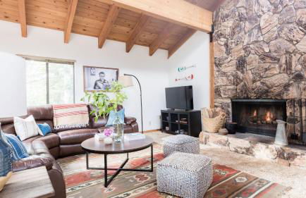 Wolfe by AvantStay | 5mins NorthStar! Fireplace, 2 Private Decks! - Foto 6