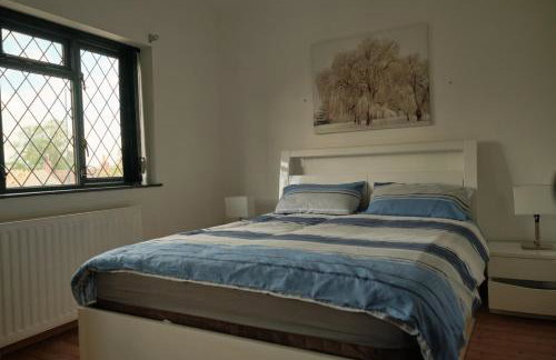 Modern Spacious House - Sleeps 16, Free Parking, Sun Terrace - Foto 31