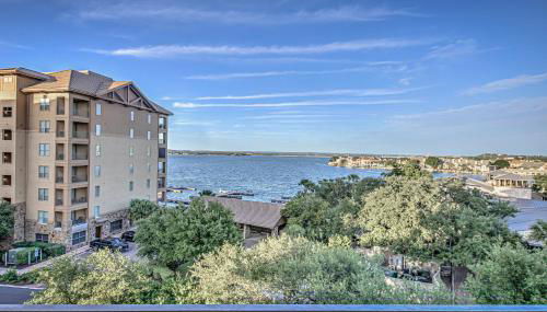 Waterfront Condo for 4 with Resort Pool & Lake View - Foto 4