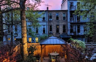 Luxury duplex in 1880s brownstone w private garden - Foto 6