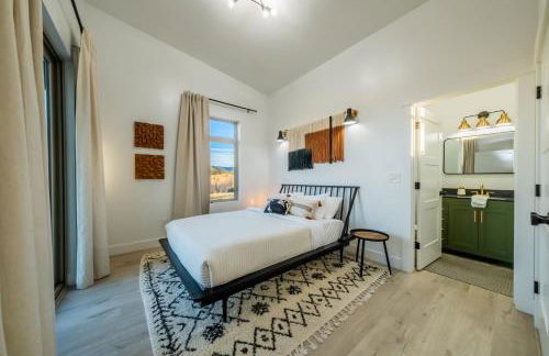 Brycegate Retreat. Stunning Views. Modern Comforts. - Photo 4