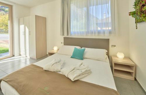 Bellagio Village - Holiday Apartments by the Lake - Seasonal Warm Pool and Sauna - Foto 48