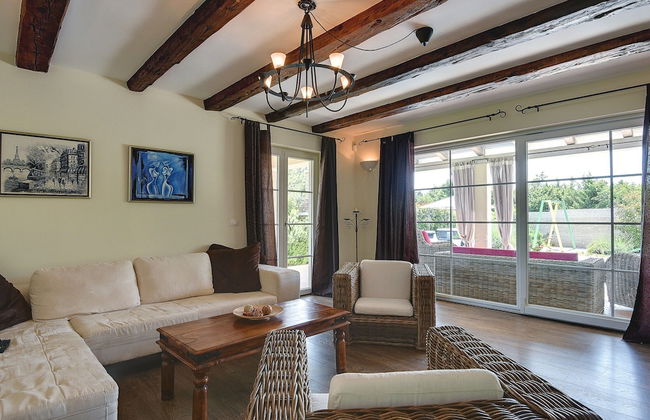 Detached Villa With Swimming Pool in the East of Istria Near the Sea - Foto 13