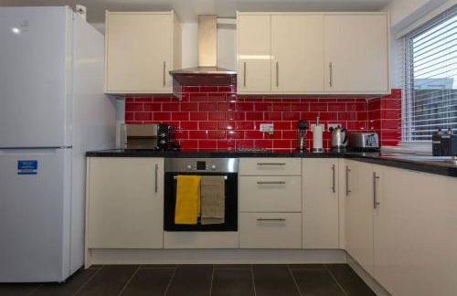 BrumStay UK® 5-Bed House Ideal for Long-Term Stays - Foto 24