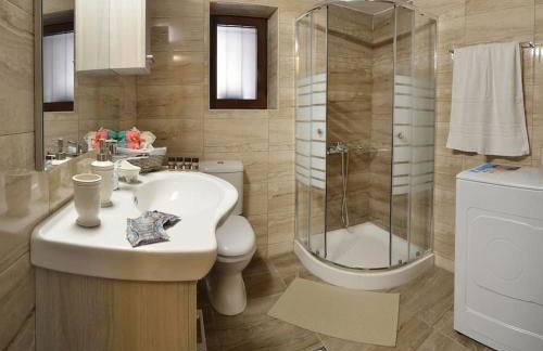 George & Helen's House - Photo 15