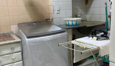 1 suíte cama king, 2 quartos com camas casal, 1 garagem, próx Basílica - Foto 5