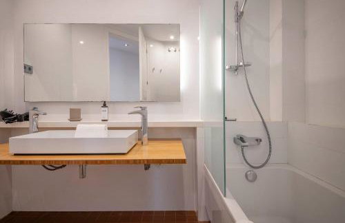 You Stylish Uptown Barcelona Apartments - Photo 35
