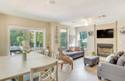 Hemphill Vacation Rental with Pool, Walk to Lake! - Foto 3