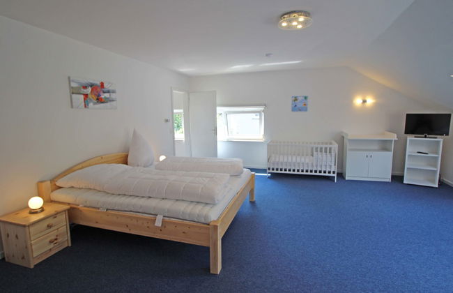 3 bedroom Apartment in Immerath with garden and terrace - Photo 9