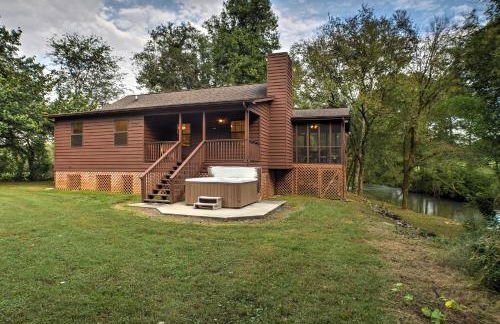 Creekfront Cabin Near Chattanooga with Hot Tub! - Foto 1