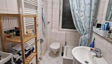 Single room in shared apartment with host - Foto 3