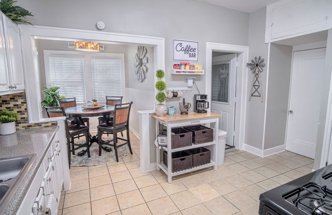 Stunning 3 BR Home Near DT Alamodome - Riverwalk - Photo 12