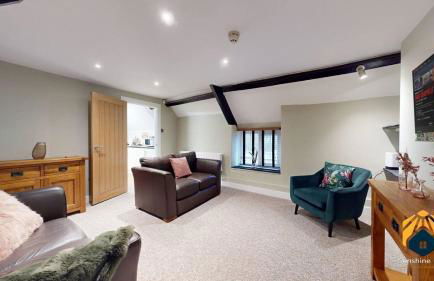 4 Bed Apartment- With Cosy Pub - Food/Drink 10%off - Photo 23