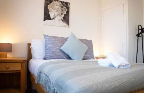 3 Bedroom home in Milton Keynes with Free Parking, WiFi and SKY TV - Foto 7