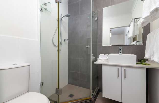 Seascape Holidays – 3 Reef Terraces on St Crispins - Foto 17