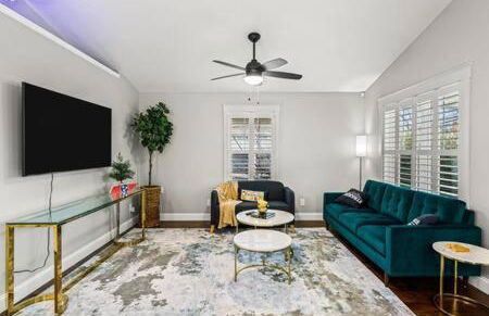 Family Home in Oakwood, 12 Mins to Campus, Patio, Washer Dryer, 2 Bathrooms, Utilities and Internet Included, Great for Students or Families, Charming Oakwood-Lincoln Park Home, 10 Walk to Dining, 24 Hour Hospitality Team - Foto 7