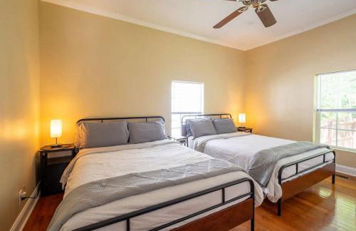 Modern 3-bedroom, big fence yard, Pets stay free - Foto 49