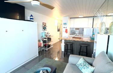 Sapphire Shores- Oceanfront at Symphony Beach Club - Foto 16