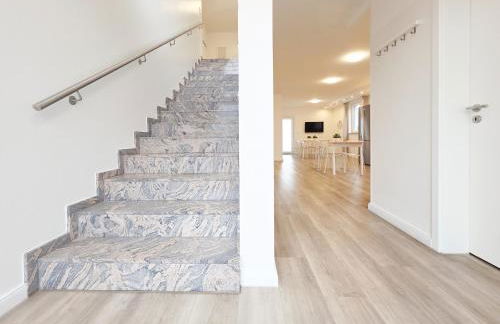 Tolstov House - 6 Zimmer Haus - große Küche - Garten - Parkplatz - 25min Messe DUS - Foto 30