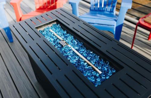 Birdsong Bungalow - Hot Tub, Game Room, Fire Pit - Foto 27