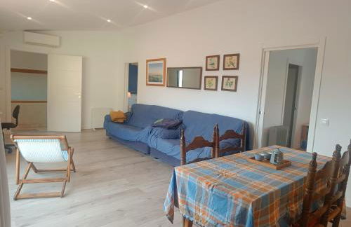 Sunny Relaxing Penthouse Costa Brava, Sea & Mountain Views, Huge Terrace, Fiber 1GB - Foto 3