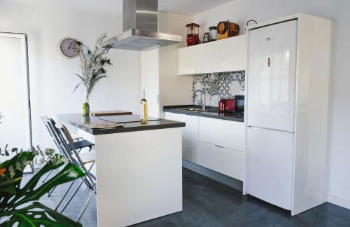 2BR Apartment with Free Parking in Almería City Center - Air Conditioning - Foto 10