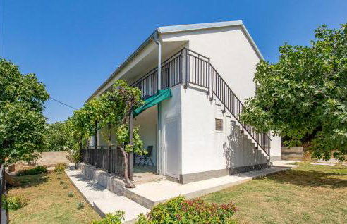 1 Bedroom Lovely Apartment In Vlasici - Foto 10