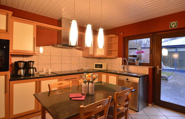 Holiday Home in Waimes With Pool & Sauna - Foto 12