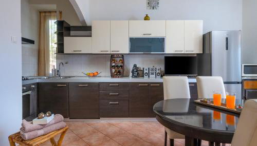 Sea apartment by beach Vine, olive oil tasting, kajaks, grill - Foto 4