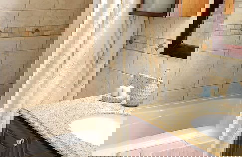 Bungalow With Cozy 4 Bedrooms on a Large Property Lot ! Late Check-out - Foto 11