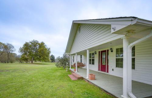 Quiet Marion Getaway with Fireplace! - Foto 30