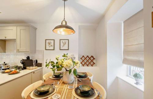 Ty Fin Cottage with Hot Tub - Photo 9