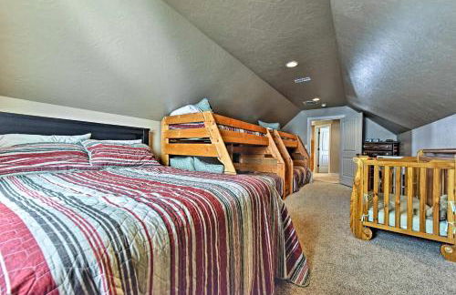 Cabin with Beach Access, Sport Court, Hot Tub and View - Foto 26