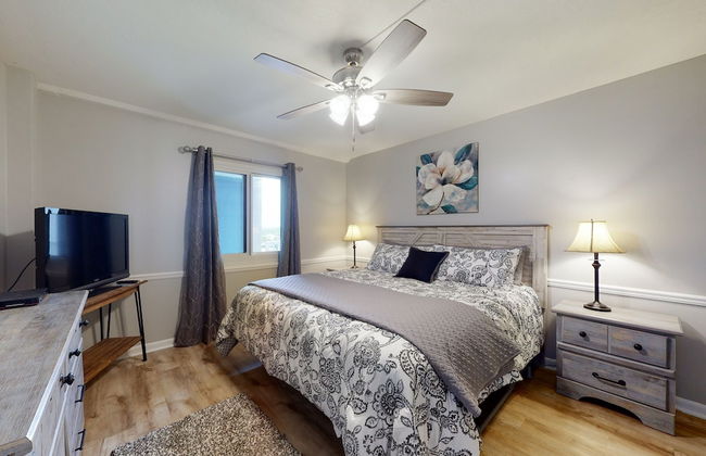 Romar Tower Condos - Photo 11