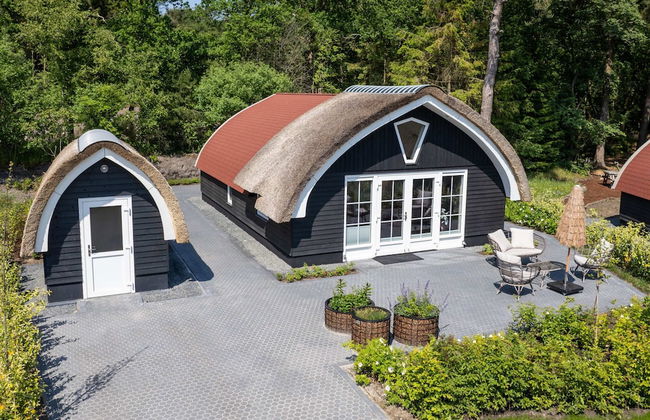 House With a Terrace on the Edge of the Forest - Photo 15