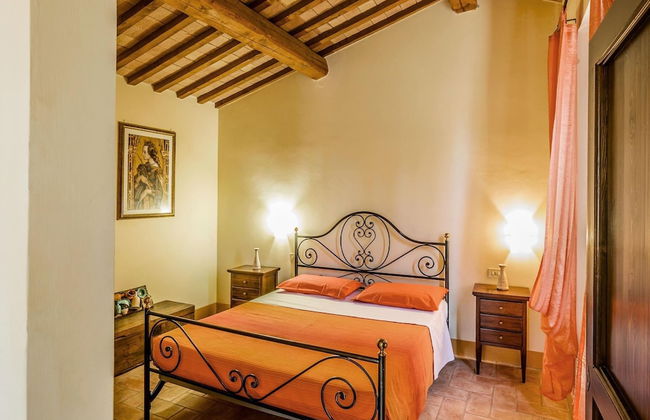 Fabulous Holiday Home With Wifi in Monte San Martino Italy - Photo 2