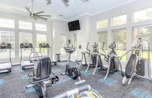 Modern 1BR Retreat Open Layout, Workspace, Views - Foto 22