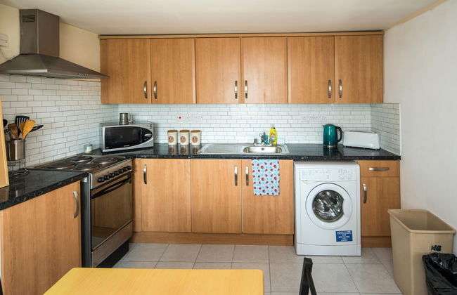 Stylish Penthouse for 6 in Woolwich - Photo 13