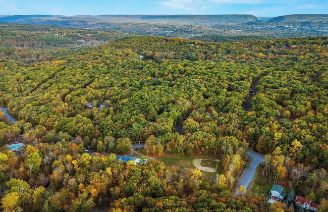 Hot Tub, Lake Access + Community Amenities Somerset Lodge by Avantstay - Foto 64