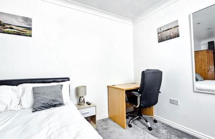 Manchester City Deluxe 4-Bed near Etihad Stadium & C0-0P Arena, Sleeps 9 - Foto 41