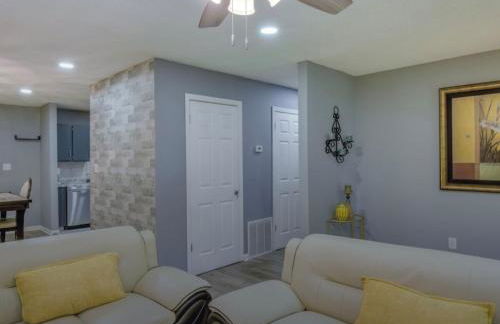 Athens home with Deck Near Sanford Stadium - Photo 24