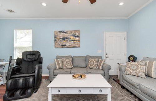 Summer Bliss 3BR Home, Walk to Beach Master Suite Sleeps 9 - Foto 26