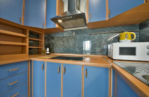 Holiday Home Seafront Escape - Happy Rentals - Photo 46