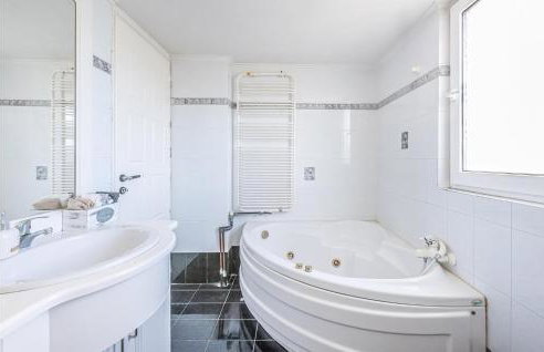 Stunning Home In Lechaio Corinthias - Foto 33