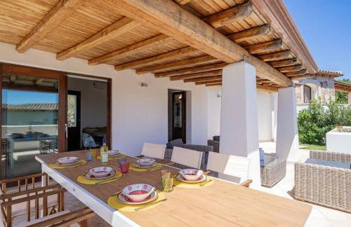 Seafront Villa - 5min to BRANDINCHI I Exclusive Garden I Private Beach I BBQ I Wi-Fi - Foto 14