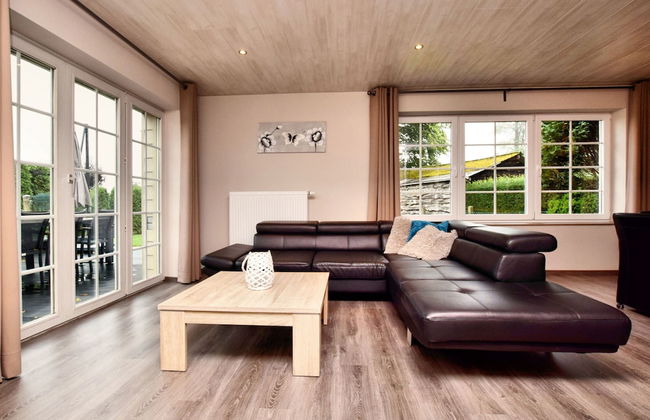 Modern Family Home With Wellness - Photo 18