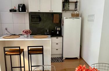 Aconchego e localização, a 10 minutos de CAMINHADA da praia e a 26 minutos de carro do RIR26, com vaga de garagem e 2 banheiros para maior conforto dos nossos hóspedes - Foto 8